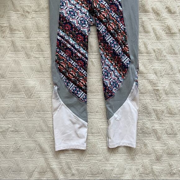 Athleta Nomad Salutation Printed Mesh Capri Leggings - Picture 5 of 11